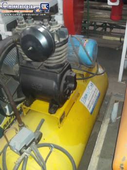 Hydraulic compressor