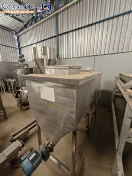 Stainless steel bagging storage silo with 2000 liter output screw conveyor