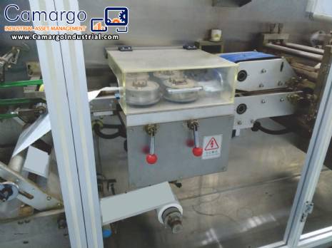 Machines for manufacturing wet wipes