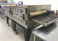 Industrial tunnel oven for cooking food