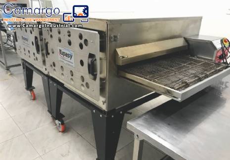 Industrial tunnel oven for cooking food