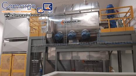 Mixer for powdered products with screw conveyor, receiving silo and centrifugal sieve Consolid