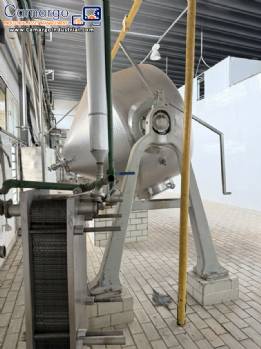 Tilting mixer tap with conical bottom, made of stainless steel.