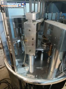 Rotary filling machine with Milainox sealer 1500 pots / hour