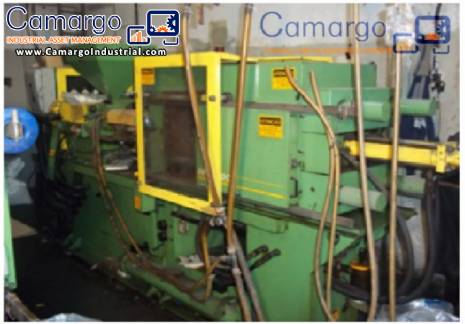 Injection molding machine Oriente