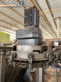 Leg cutter paw cutter Chicken leg cutter 12,000 chickens per hour Marel Stork