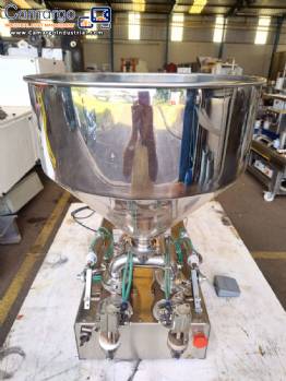 Stainless steel benchtop filling machine for liquids and viscous products