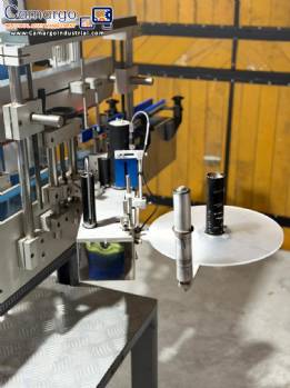 Double-head labeling machine for flat bottles front and back ultrasonic sensor Bauch Campos control
