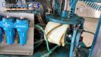 Container and capper bottle dropper and cap Prom�quina