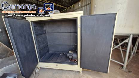 Oven with resistance heating.