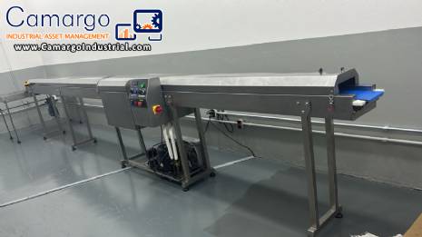 Chocolate coating machine with cooling tunnel for AGUIATECH coatings. Chocolate coating machine with cooling tunnel for AGUIATECH coatings.