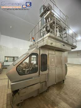 Complete UHT ultra-pasteurizing line SPX APV aseptic Tetra Pak TBA 8 filling machine for sauces, broths, and soups. Complete UHT ultra-pasteurizing line SPX APV aseptic Tetra Pak TBA 8 filling machine for sauces, broths, and soups.