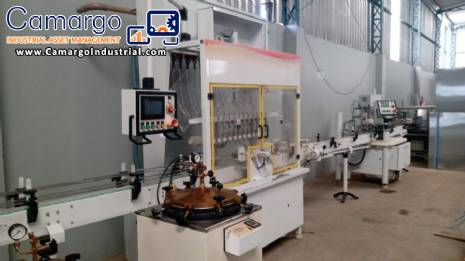 Linear filling machine with stainless steel threading machine 12 Narita nozzles Linear filling machine with stainless steel threading machine 12 Narita nozzles