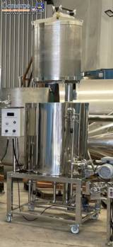 Single Vessel brewing tank for mashing, recirculation, clarification, and boiling of craft beers. Single Vessel brewing tank for mashing, recirculation, clarification, and boiling of craft beers.